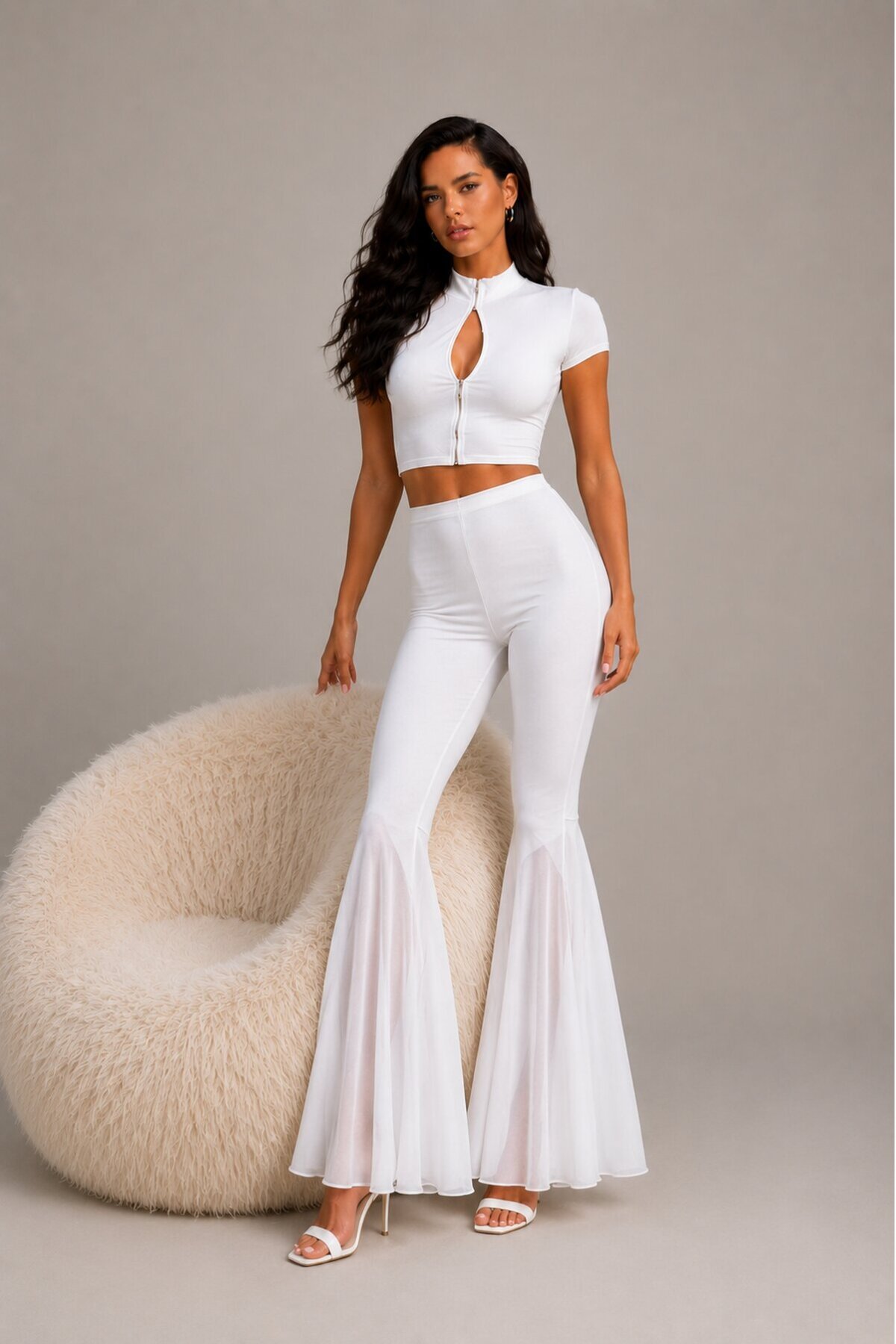 Beyaz Crop Top & İspanyol Paça Pantolon Kadın 2li Takım