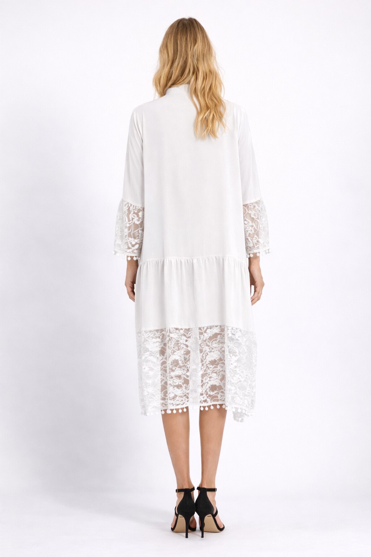Beyaz Hakim Yaka Düğmeli Tül Detaylı Viskon Elbise