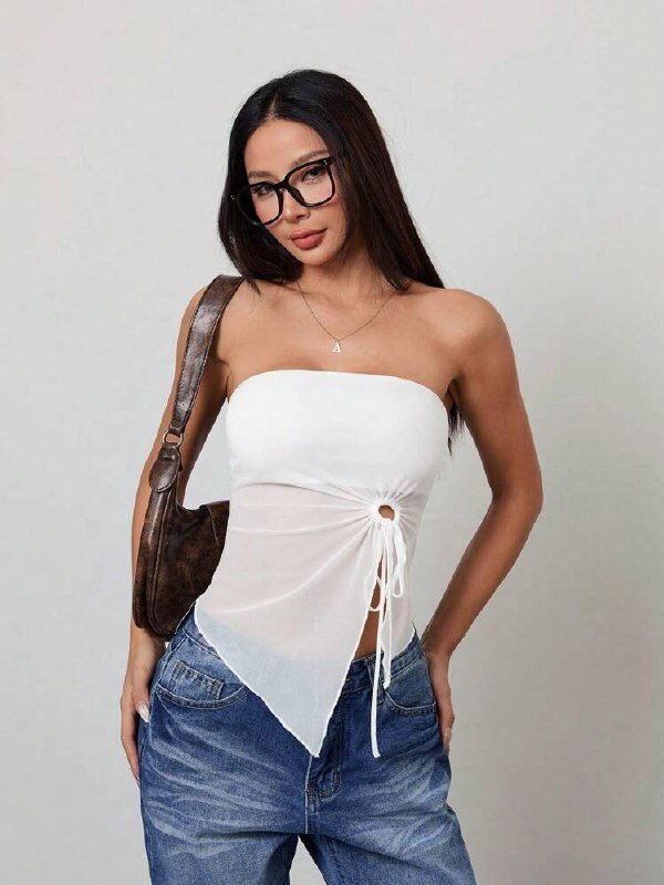 Beyaz Straplez Tül Detaylı Büzgülü Crop Bluz