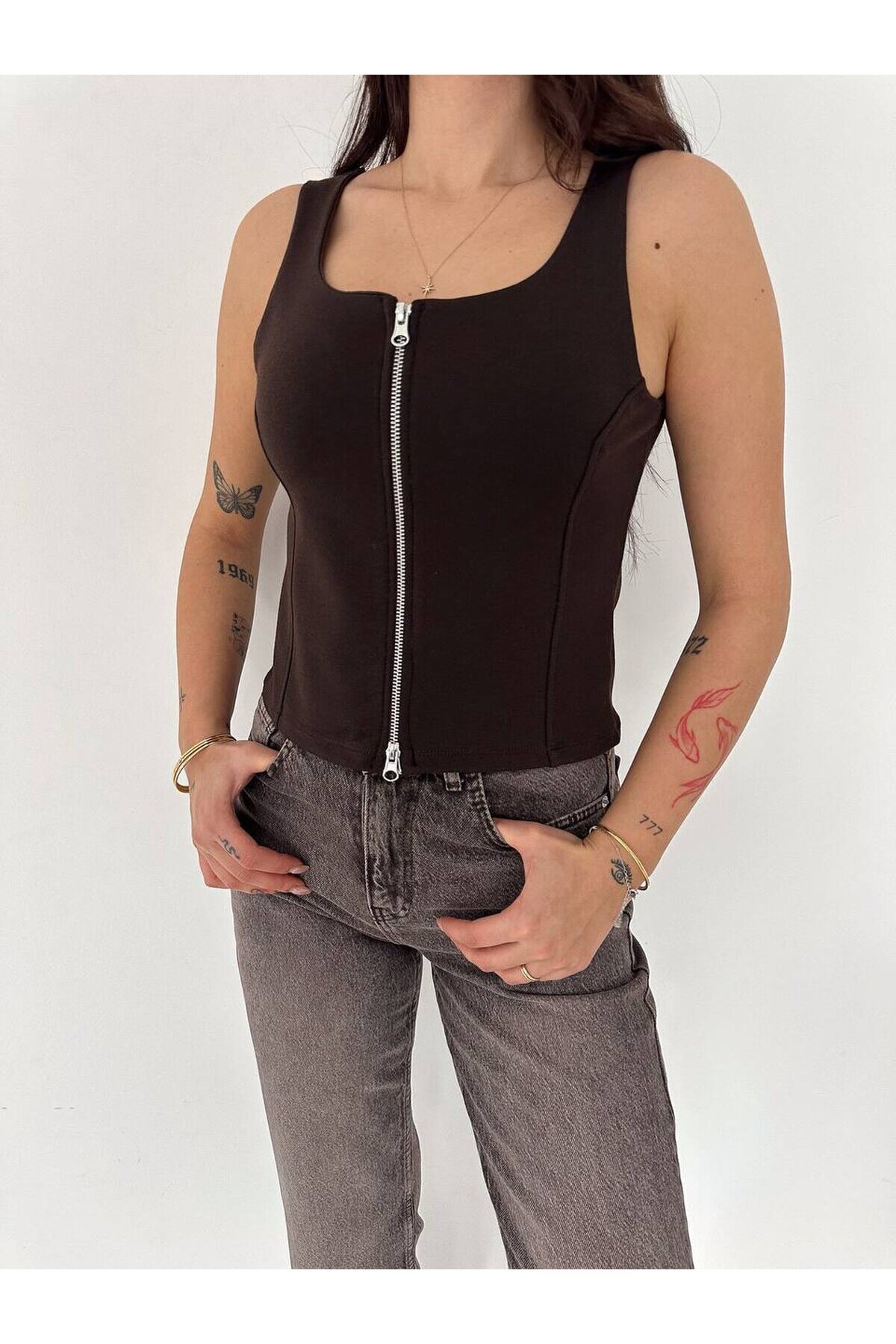 Fermuarlı Sıfır Kol Bluz Kahverengi