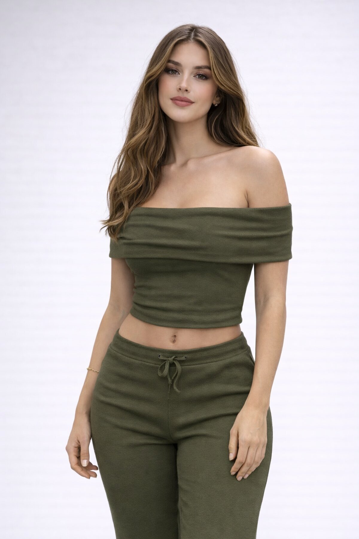 Haki Madonna Yaka Kaşkorse Takım – Şık ve Rahat İkili Set