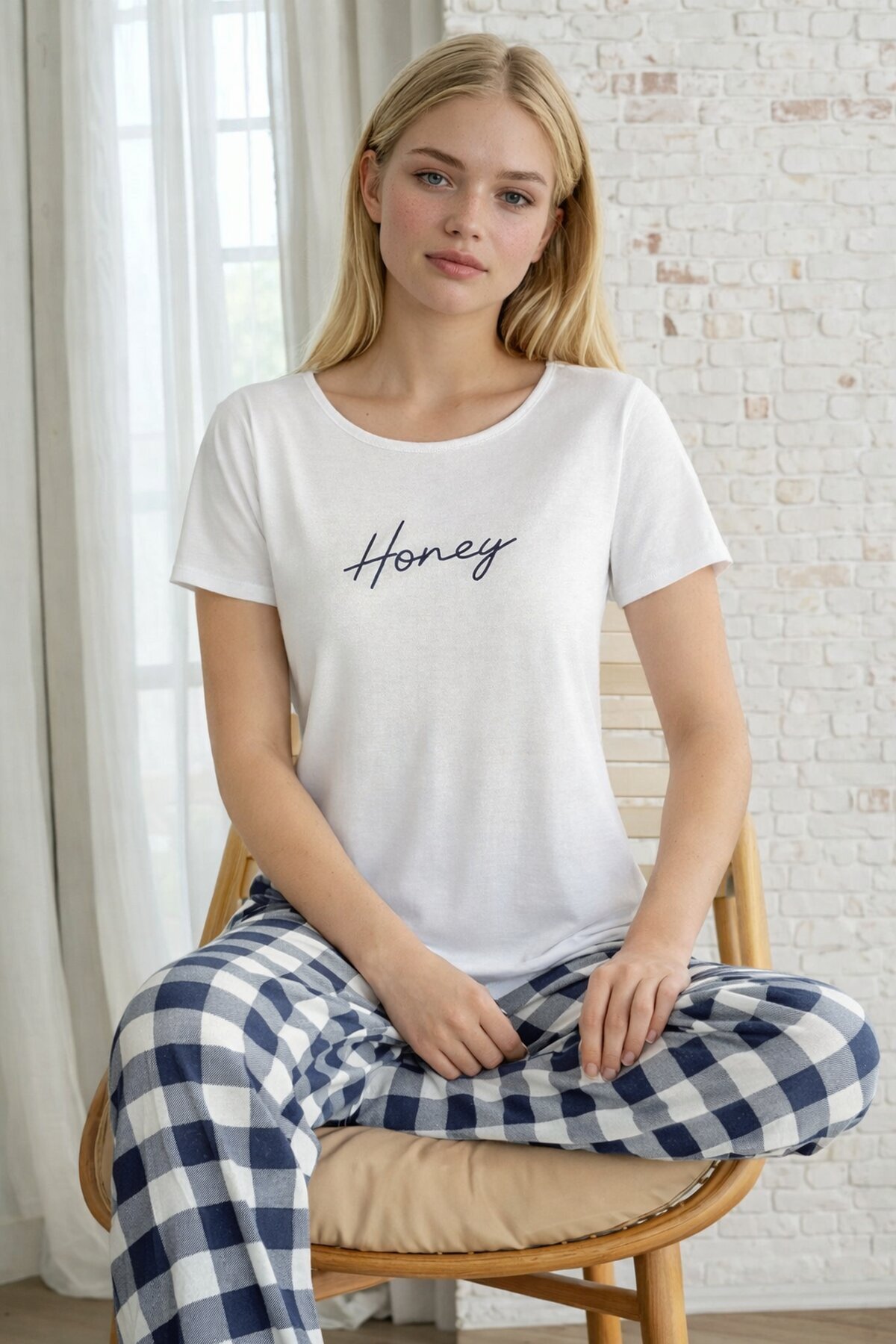 Honey Baskılı Ekose Uzun Alt Kadın Pijama Takımı – Lacivert Rahat Seri