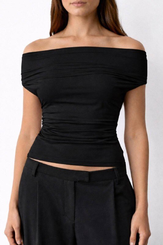 Kadın Halter Yaka Bluz Drapeli – Kayık Yaka, Esnek Kumaş, Fit Kesim Şık Bluz