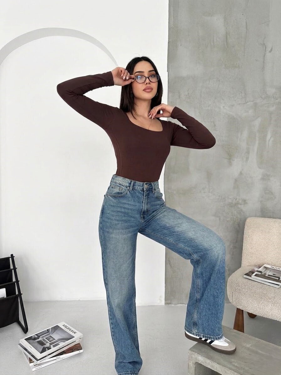 Kahverengi Kare Yaka Uzun Kollu Basic Bluz – Esnek Kumaş Günlük Şık Kadın Bluz