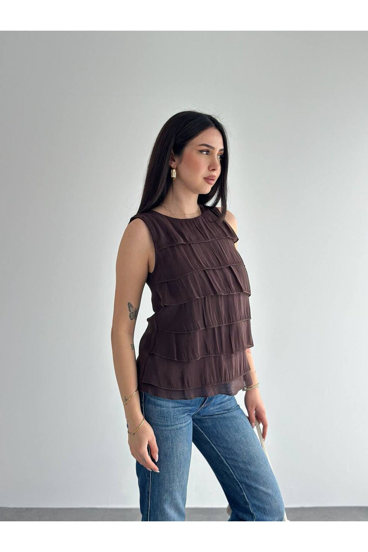 Kat Kat Fırfırlı Kolsuz Bluz – Şık & Feminen Yazlık Kadın Üst