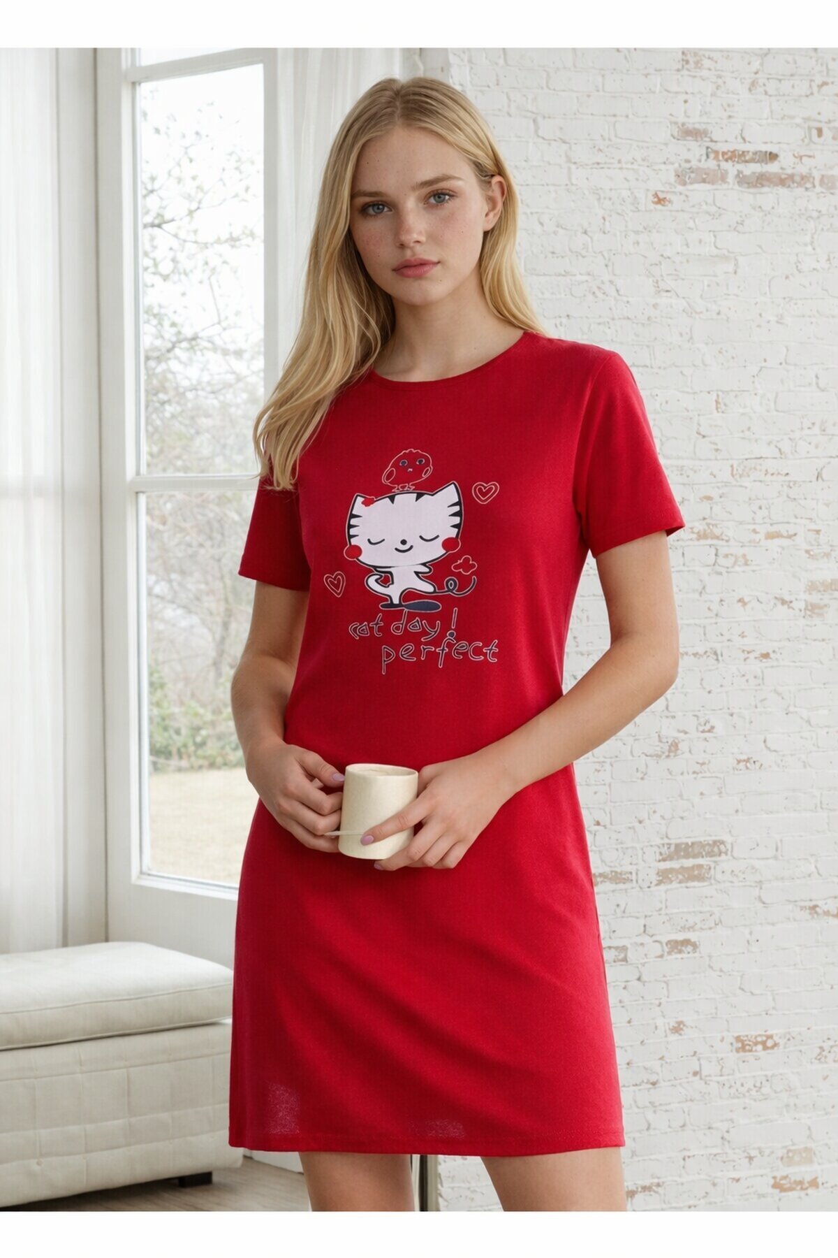 Kısa Kollu Rahat Kesim Diz Üstü Gecelik