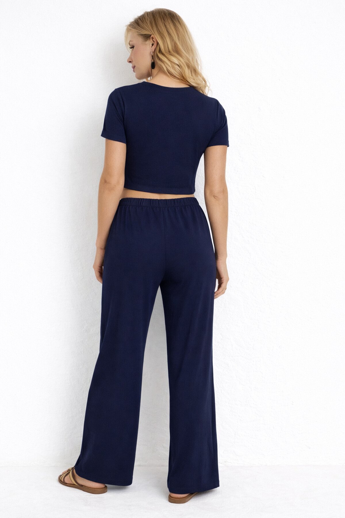 Lacivert Modal Kumaş Crop Tişört & Yüksek Bel Bol Paça Takım