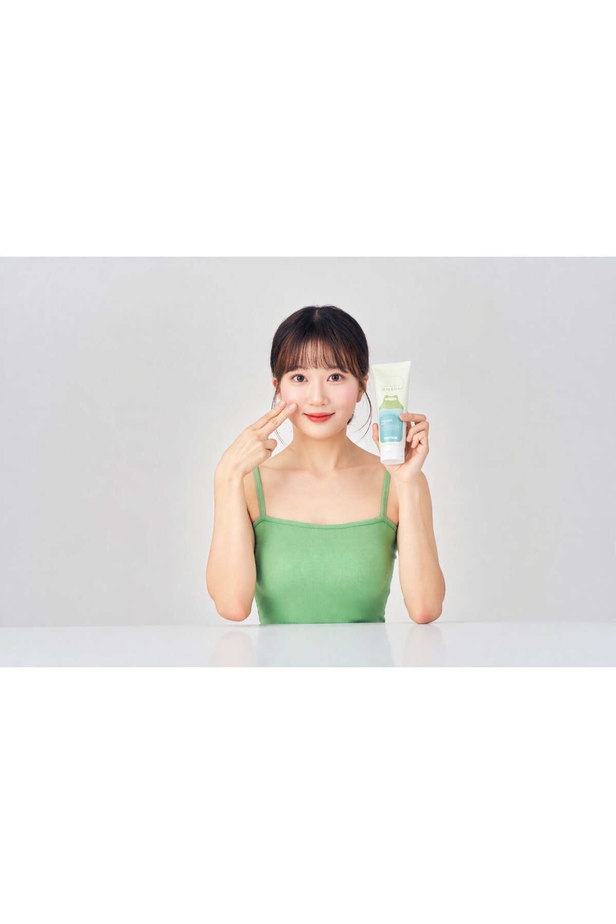 PRETTYSKIN Jeju Cica Peeling Gel – Hassas ve Yağlı Ciltler İçin Yatıştırıcı Peeling 150ml