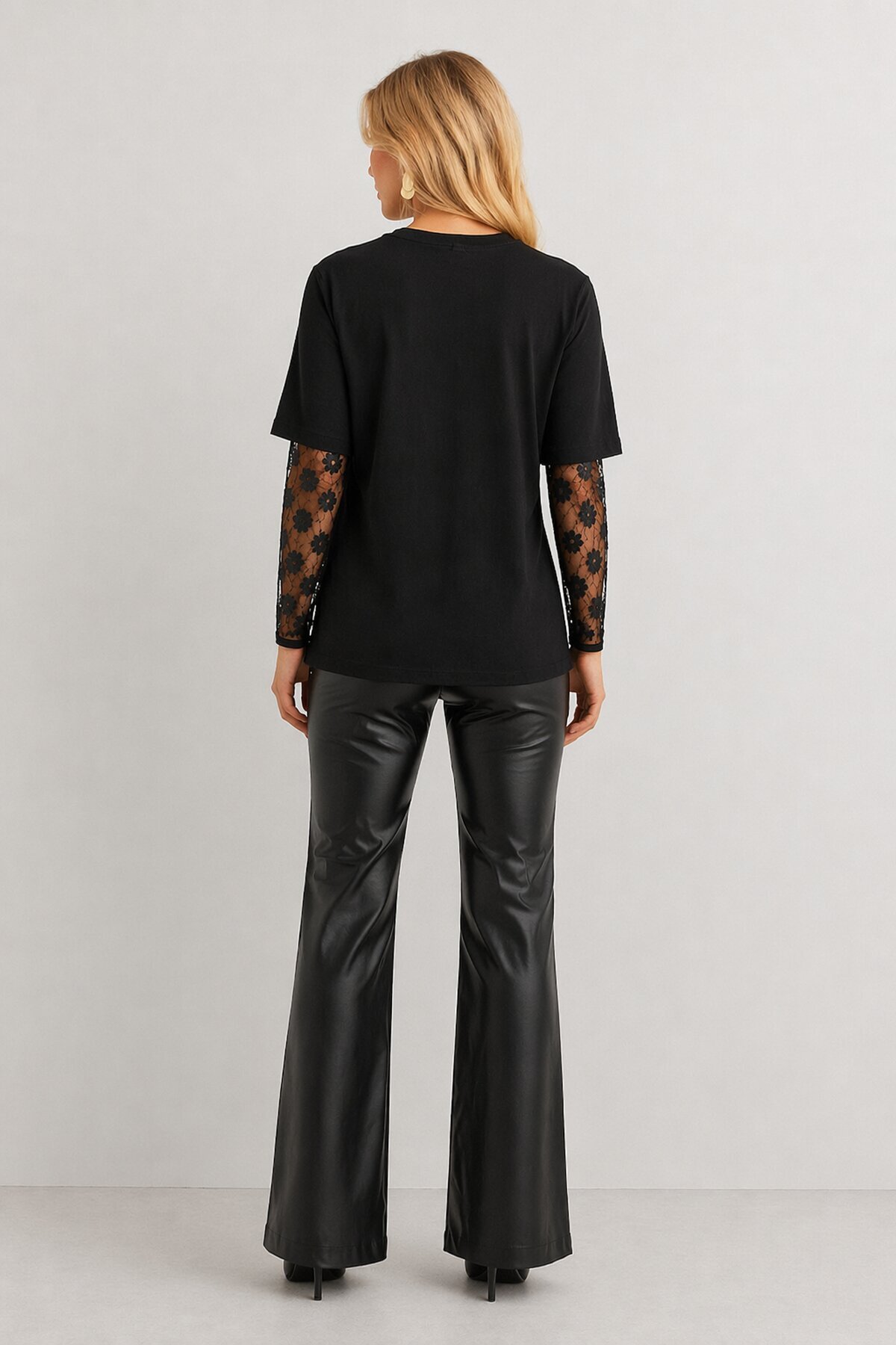 Siyah Dantel Kol Detaylı Oversize Kadın T-Shirt