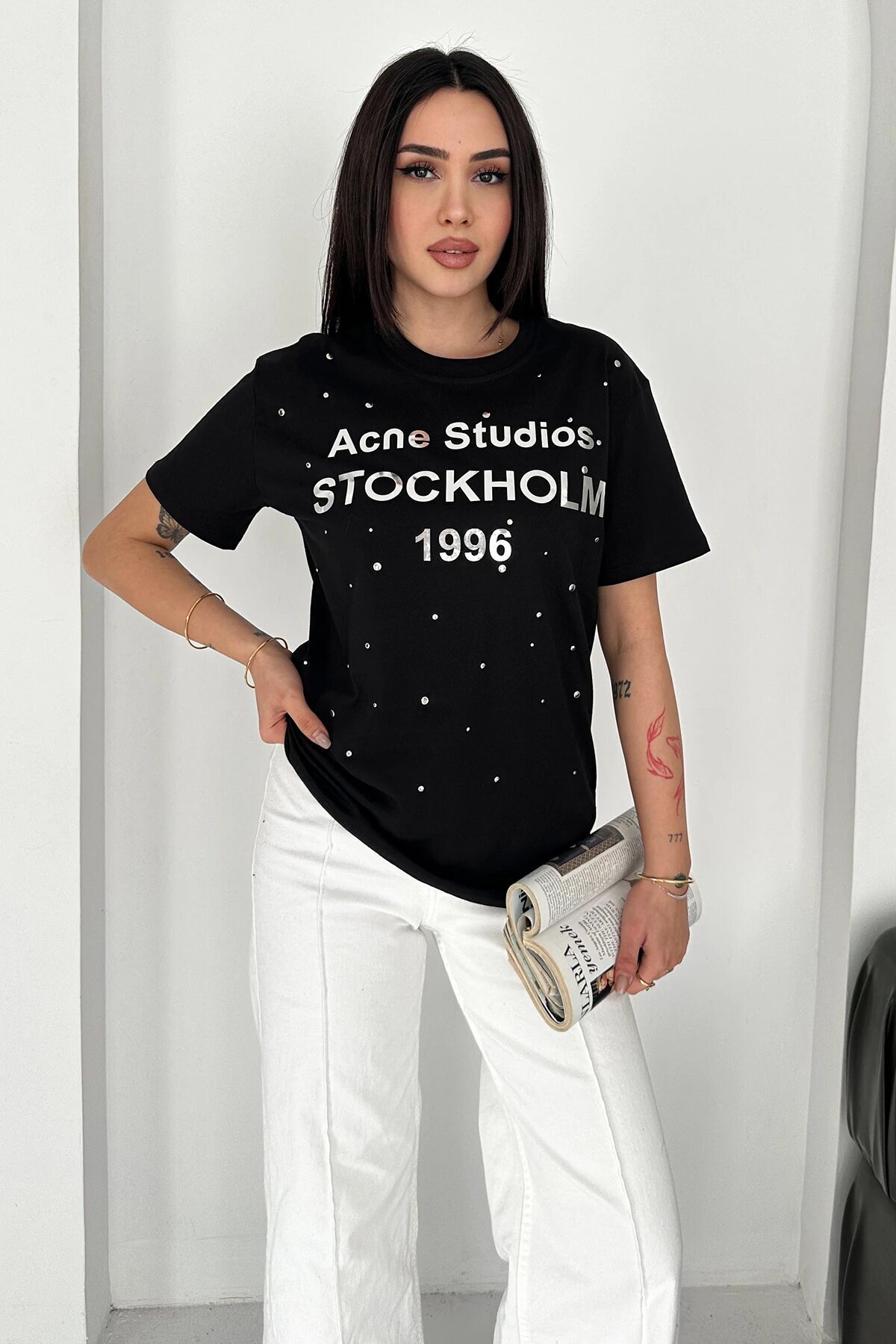 Taş Detaylı Yazılı Tişört Siyah