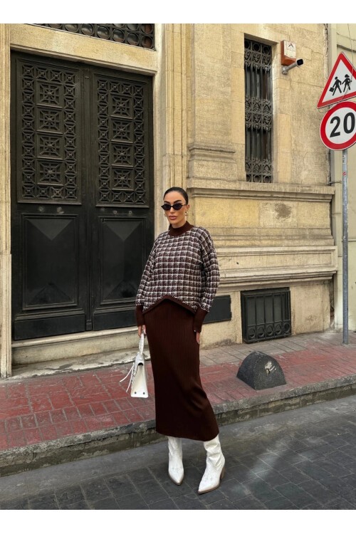 Ekose Desenli Kazak ve Elbise Triko Takım Kahve