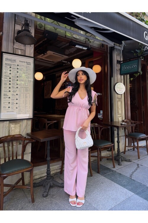 V Yaka Kolsuz Bluz ve Pantalon Takım Pembe