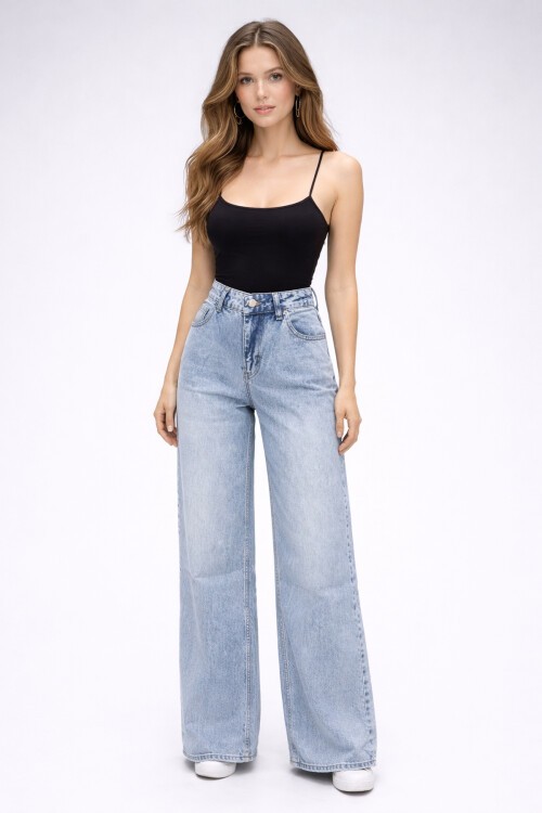 Açık Mavi Geniş Paça Jean