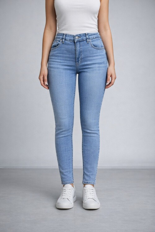 Açık Mavi Paçaları Püsküllü Jean