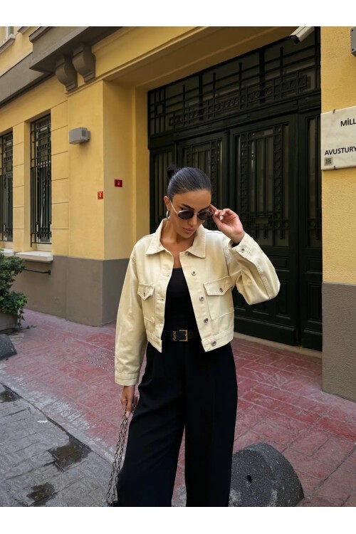 Çift Cep Denim Crop Ceket