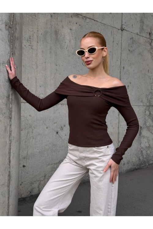 Kadın Madonna Yaka Halka Detay Bluz