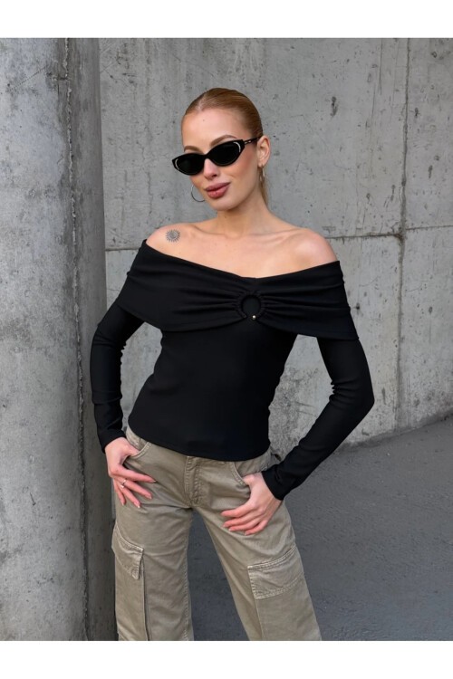 Kadın Madonna Yaka Halka Detay Siyah Bluz