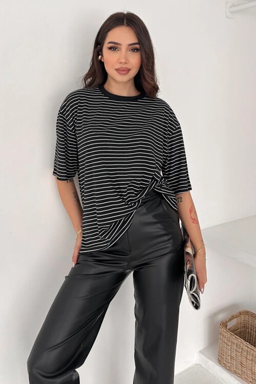 Kadın Oversize Çizgili Tişört Siyah