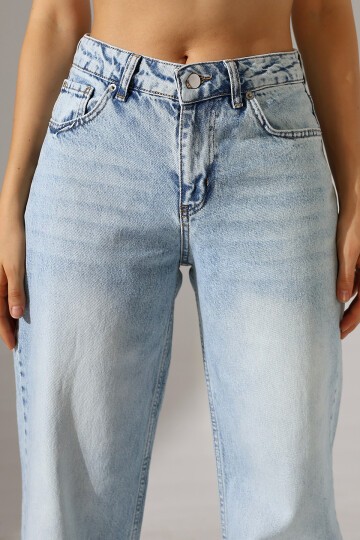Kadın Açık Mavi Straight Fit Jean