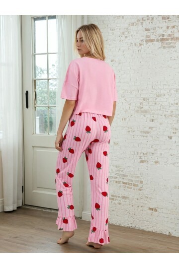 Pembe Çilek Desenli Kadın Kısa Kollu Pijama Takımı