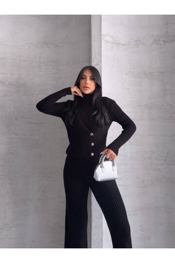 Yandan Düğme Detaylı Triko Takım