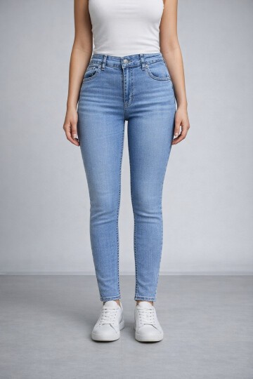 Açık Mavi Paçaları Püsküllü Jean