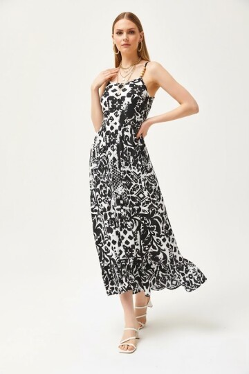 Ahşap Aksesuarlı Beli Lastikli Midi Elbise