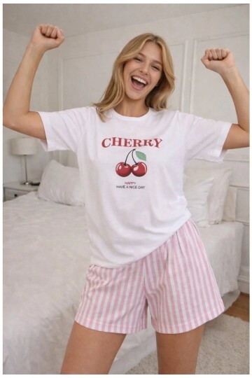 Cherry Baskılı Çizgili Şortlu Kadın Pijama Takımı – Beyaz/Pembe