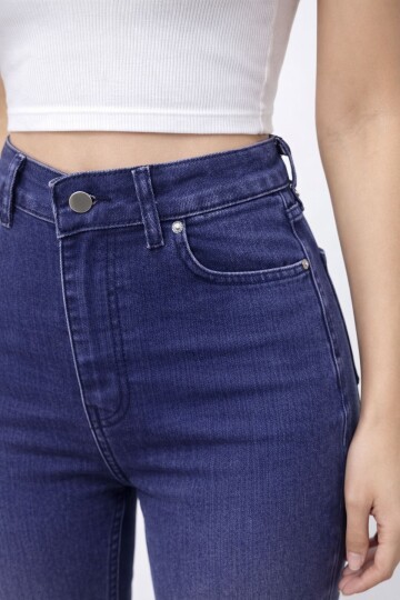 Esnek Taşlanmış Lacivert İspanyol Paça Jean