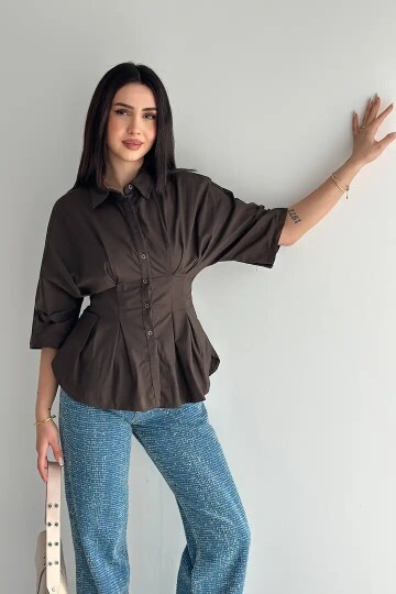 Kadın Bel Formlu Gömlek – Düğmeli Yarım Kol Şık Gömlek Kahverengi