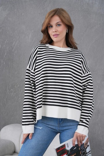 Kadın Bisiklet Yaka Nakış Detay Yırtmaçlı Oversize Çizgili Triko Kazak