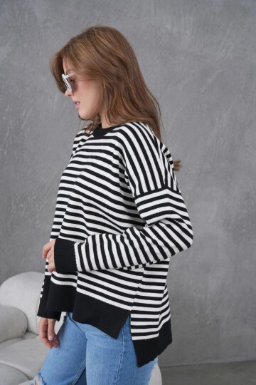 Kadın Bisiklet Yaka Nakış Detay Yırtmaçlı Oversize Çizgili Triko Kazak