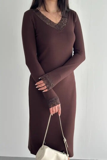 Kadın Dantel Detaylı V Yaka Elbise – Uzun Kollu Şık Günlük Elbise