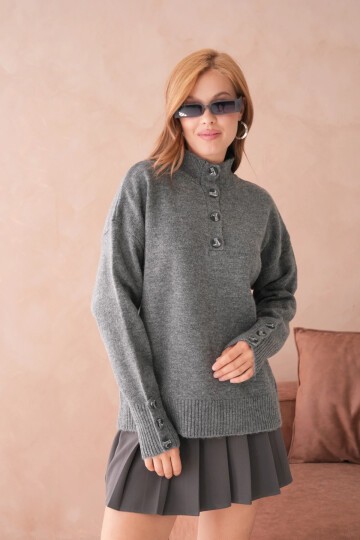 Kadın Dik Yaka Kolları Düğme Detaylı Yumuşak Dokulu Şardonlu Triko Kazak