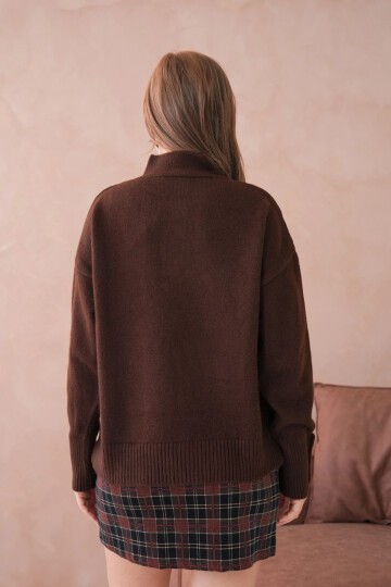 Kadın Dik Yaka Kolları Düğme Detaylı Yumuşak Dokulu Şardonlu Triko Kazak