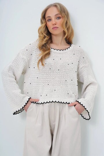Kadın Kontrast Kenarlı Süslemeli Triko Kazak