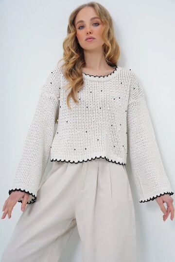 Kadın Kontrast Kenarlı Süslemeli Triko Kazak