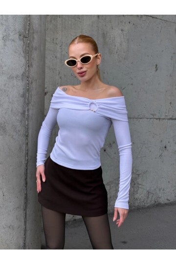 Kadın Madonna Yaka Halka Detay Beyaz Bluz