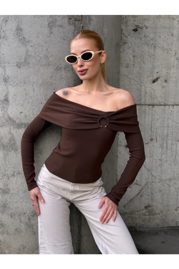 Kadın Madonna Yaka Halka Detay Bluz