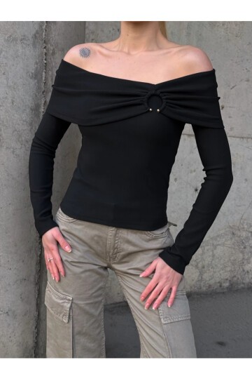 Kadın Madonna Yaka Halka Detay Siyah Bluz