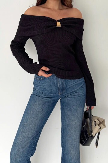 Kadın Omuz Açık Toka Detaylı Bluz