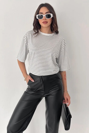 Kadın Oversize Çizgili Tişört Beyaz