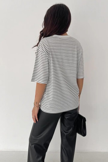 Kadın Oversize Çizgili Tişört Beyaz