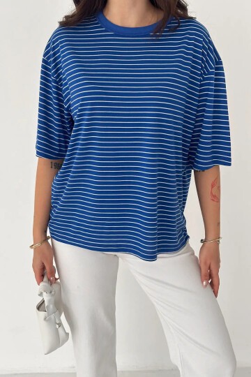 Kadın Oversize Çizgili Tişört Lacivert