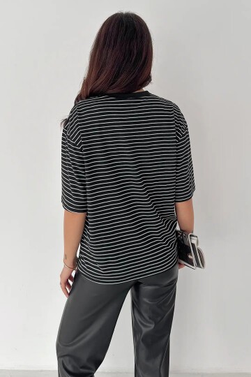 Kadın Oversize Çizgili Tişört Siyah