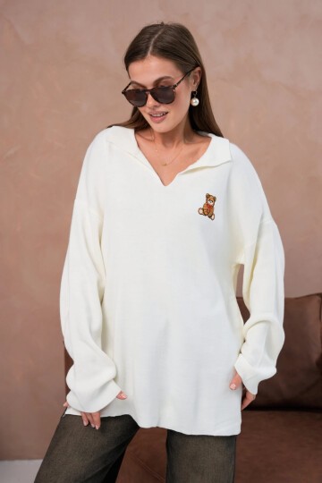 Kadın Polo Yaka Nakış Detay Yanları Yırtmaçlı Salaş Triko Kazak