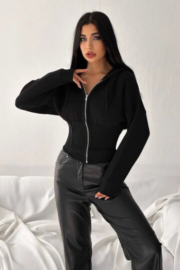Kadın Siyah Fermuarlı Hoodie – Minimal Sokak Ruhuyla