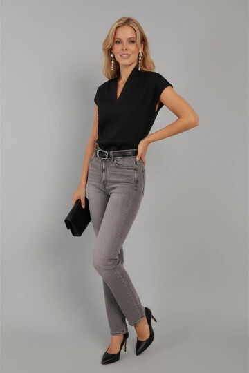 Kadın Siyah V Yaka Bluz