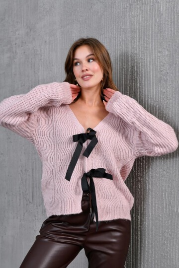 Kadın V Yaka Örgü Detay Fiyonklu Triko Ceket