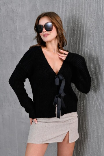 Kadın V Yaka Örgü Detay Fiyonklu Triko Ceket
